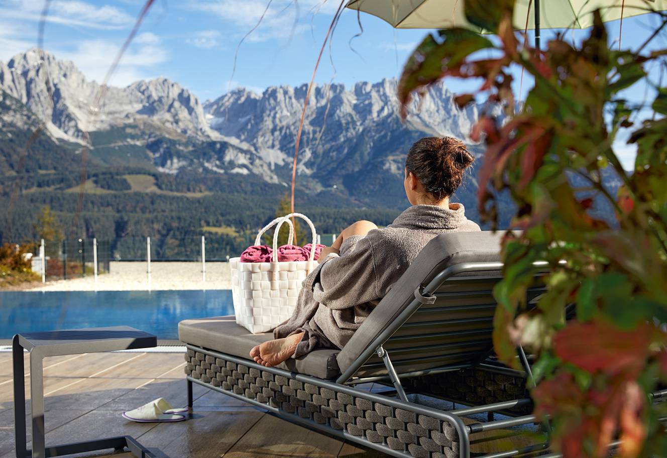 Relaxing in the mountain air: Wellness terraces at the spa tower - Kaiserhof Ellmau