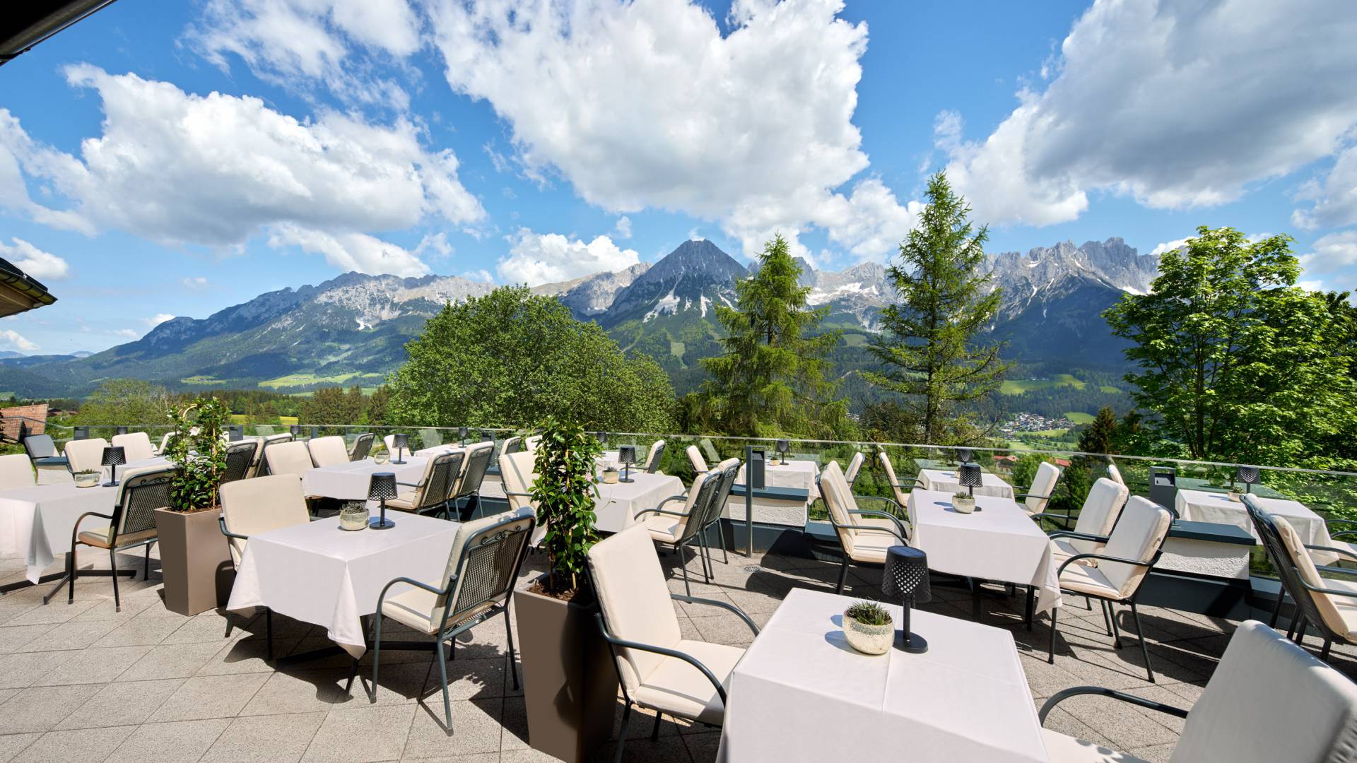 Panoramaterrasse im Restaurant 