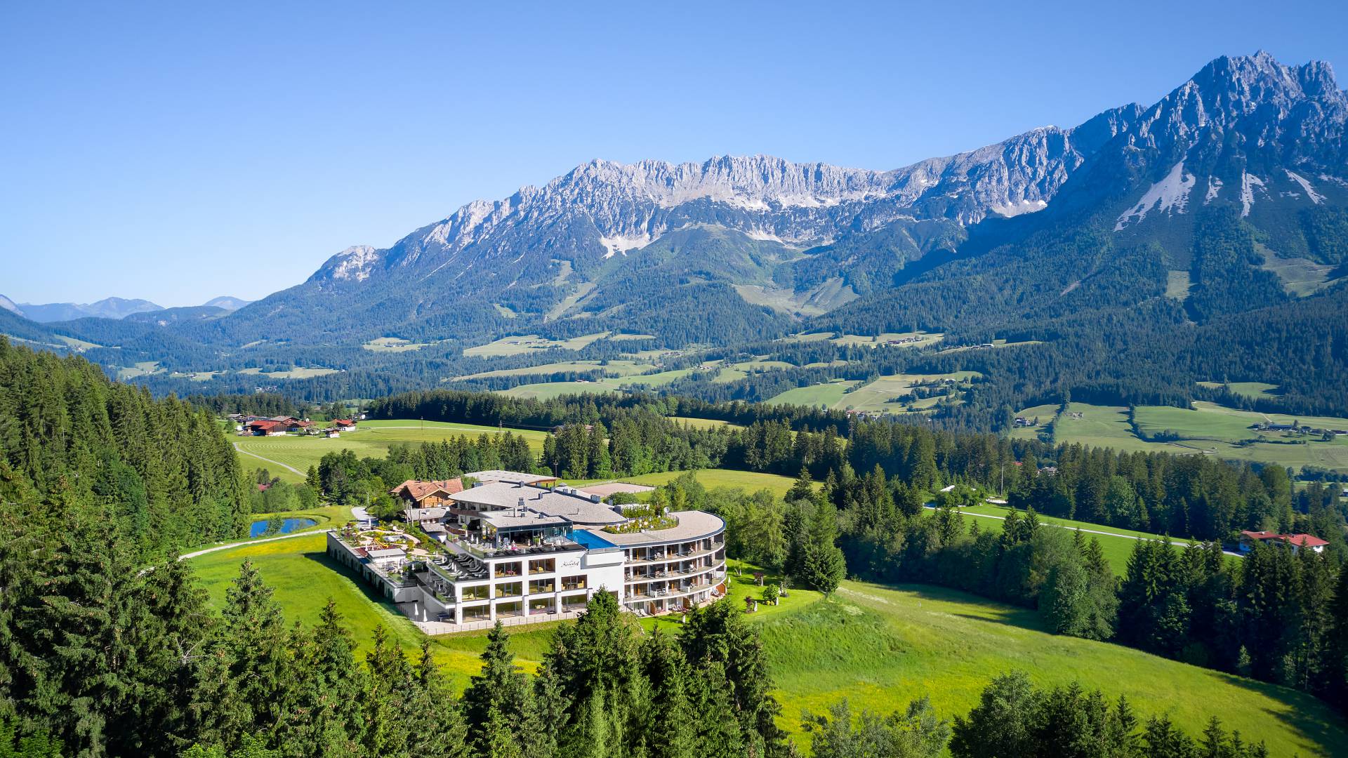 Panoramic view of the hotel Kaiserhof