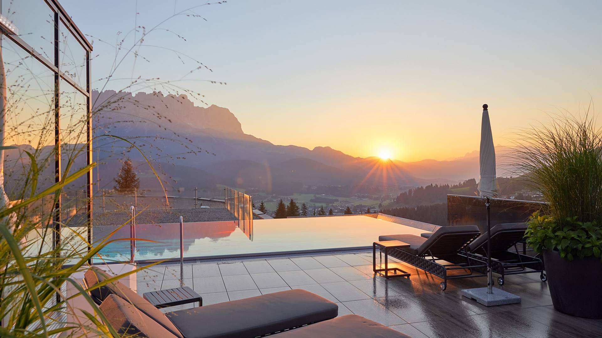 Wellnessbereich SpaTurm mit Unlimited Mountain Pool