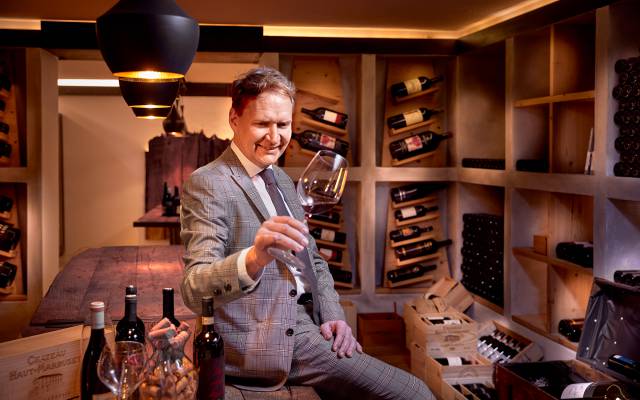 Sommelier Karl Rotheneder im Vinariat