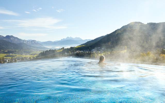 Baden mit Panorama im Unlimitied Mountain Pool