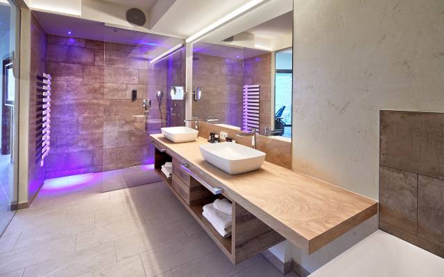 Bathroom Topas